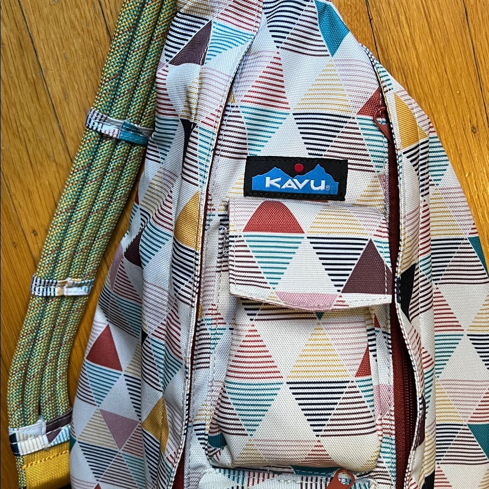 Kavu Multicolor Geometric Rope Bag - Picture 2 of 9